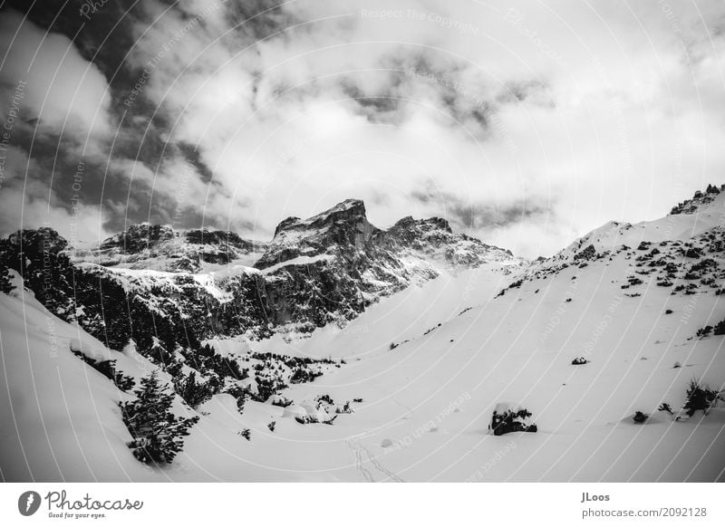 Lindauer Hütte Umwelt Natur Landschaft Himmel Wolken Horizont Winter Wind Eis Frost Schnee Schneefall Zeichen frieren schwarz weiß Gefühle Stimmung authentisch