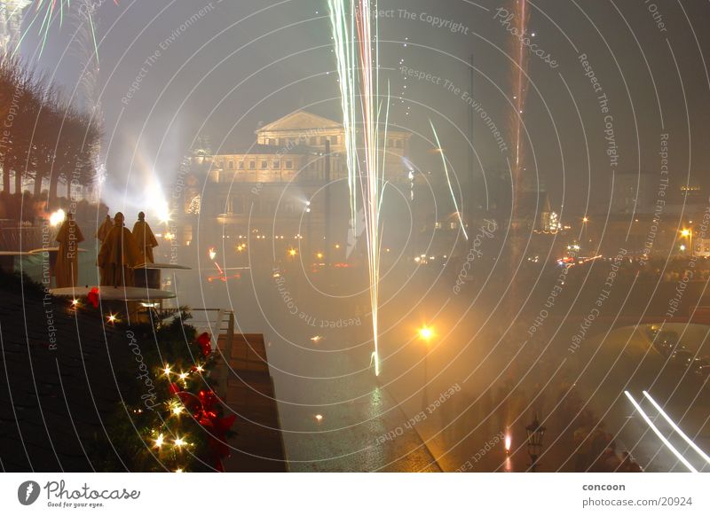 Silvester 2003 II Silvester u. Neujahr Semperoper Dresden mehrfarbig Langzeitbelichtung Feuerwerk