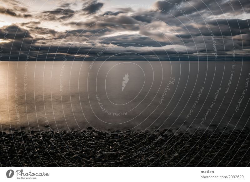 kalter Strand Natur Landschaft Luft Wasser Himmel Wolken Horizont Sonnenaufgang Sonnenuntergang Frühling Wetter Schönes Wetter Küste Meer dunkel maritim blau