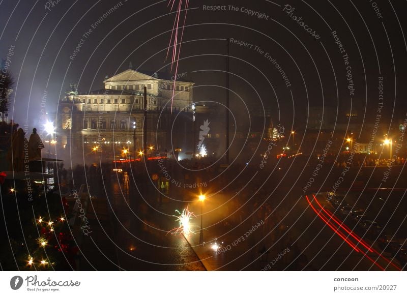 Semperoper Dresden Silvester u. Neujahr Licht Heimat Europa Feuerwerk Rauch