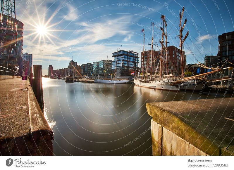 Sandtorhafen/ Traditionsschiffhafen Hamburg - Hafencity Lifestyle Reichtum Stil Design Segeln Segelboot Segelschiff Ferien & Urlaub & Reisen Tourismus Freiheit