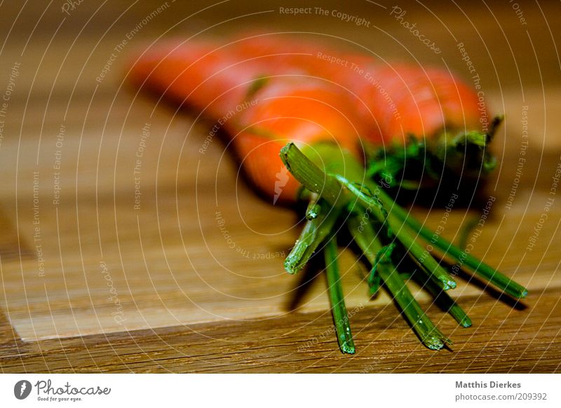 Möhren Lebensmittel Gemüse Ernährung Bioprodukte Vegetarische Ernährung einfach frisch schön lecker rot grün Vitamin A Vitamin B vitaminreich roh Farbfoto