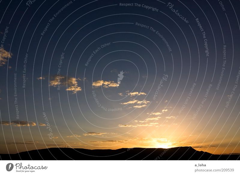 i'm off to alice springs Natur Landschaft Himmel Wolken Horizont Sonne Sonnenaufgang Sonnenuntergang Schönes Wetter Hügel Berge u. Gebirge Gipfel Erholung