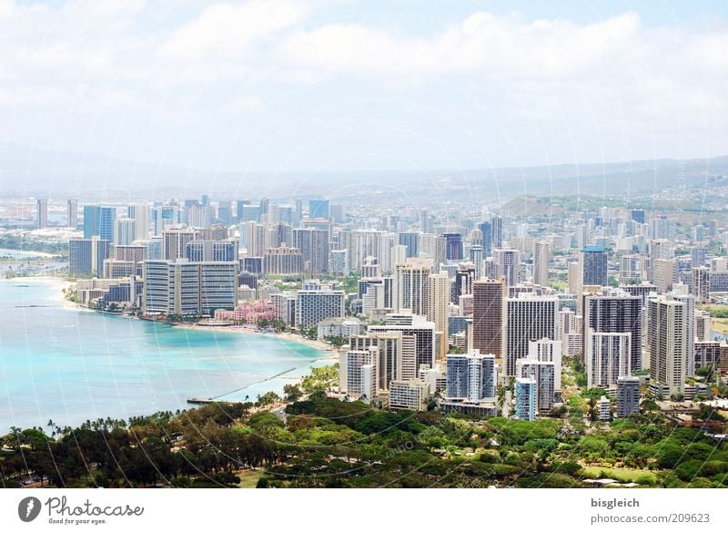 Honolulu / Hawai'i Küste Hafenstadt Hochhaus blau grün Farbfoto Außenaufnahme Textfreiraum oben Panorama (Aussicht) Bucht Skyline Hauptstadt Stadt Tag