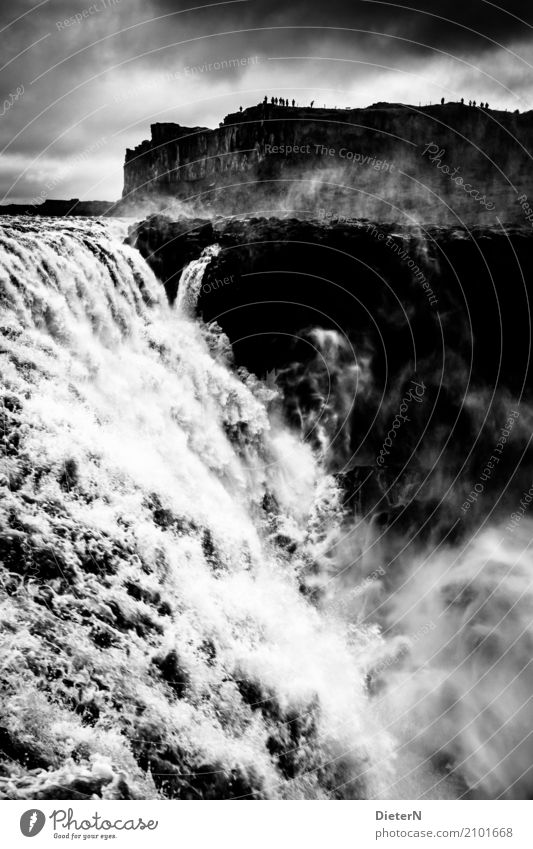 Gewalten Umwelt Natur Landschaft Wasser Himmel Wolken Gewitterwolken Sommer schlechtes Wetter Felsen Schlucht Wasserfall Dettifoss grau schwarz weiß Island