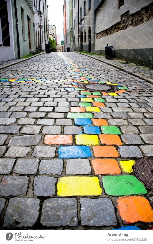 bunte Steine in der Stadt Natur Passau Stadtzentrum Haus Mauer Wand Treppe Fenster Tür Dach Verkehr Straße alt blau mehrfarbig gelb grau grün orange