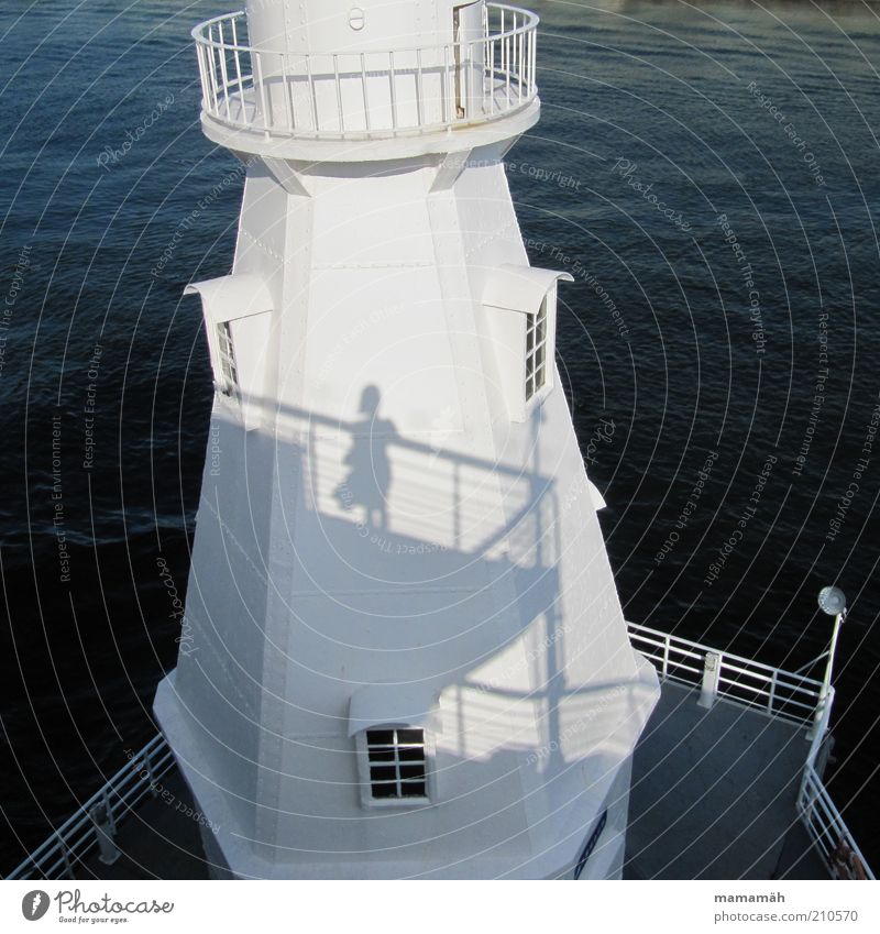 Vom Winde verweht 2 Hafen stehen Leuchtturm Wasser Schatten Wasserfahrzeug Fenster Meer weiß Reling Rock wehen Sommer Licht Silhouette Vogelperspektive