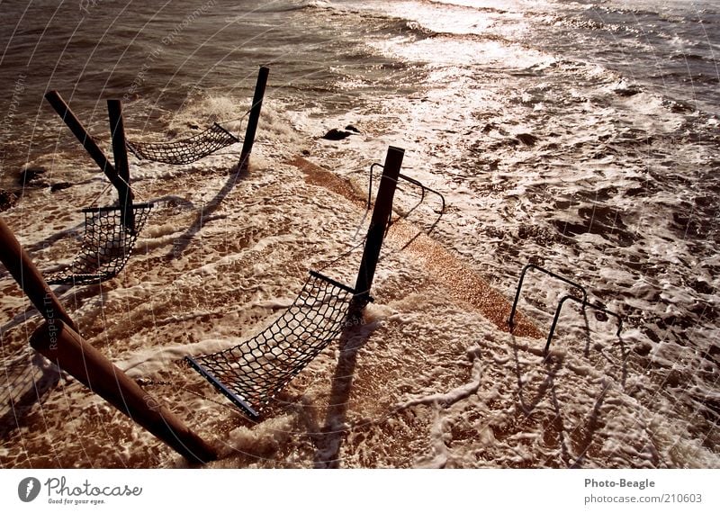 Lauschiges Plätzchen I Lübecker Bucht See Ostsee Meer Wellen Wasser Meerwasser Gischt spritzen Brandung Wind Abend Dämmerung Sonnenlicht Reflexion & Spiegelung