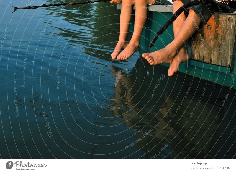 ferien Freizeit & Hobby Spielen Angeln Mensch Mädchen Geschwister Familie & Verwandtschaft Kindheit Leben Beine Fuß 2 Umwelt Natur Wasser Küste Seeufer