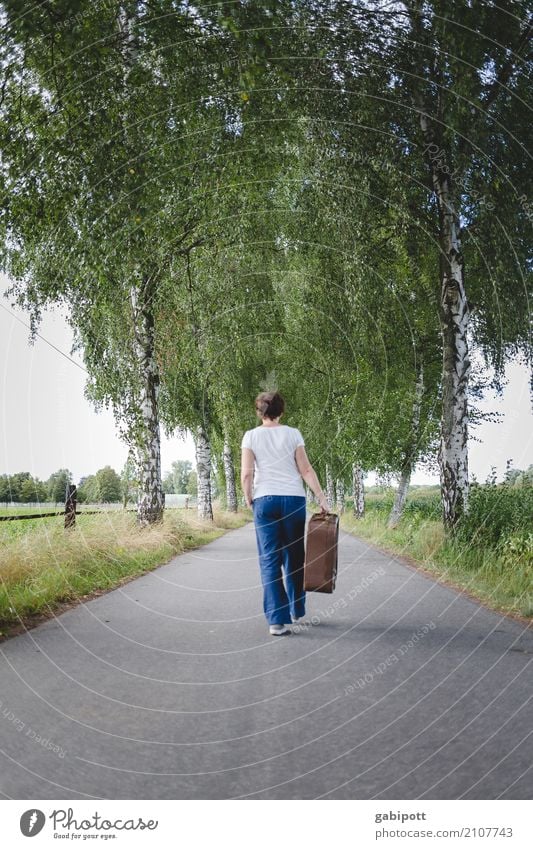 NEUE WEGE GEHEN Leben Ferien & Urlaub & Reisen Tourismus Ausflug Abenteuer Ferne Mensch feminin Erwachsene 1 Verkehr Straße Wege & Pfade frei Fröhlichkeit