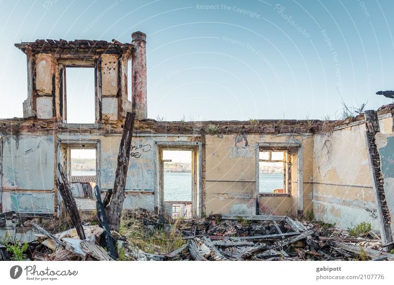 Lissabon | Cacilhas Häusliches Leben Wohnung Haus Hausbau Renovieren Umzug (Wohnungswechsel) einrichten Dekoration & Verzierung Portugal Stadt Stadtrand