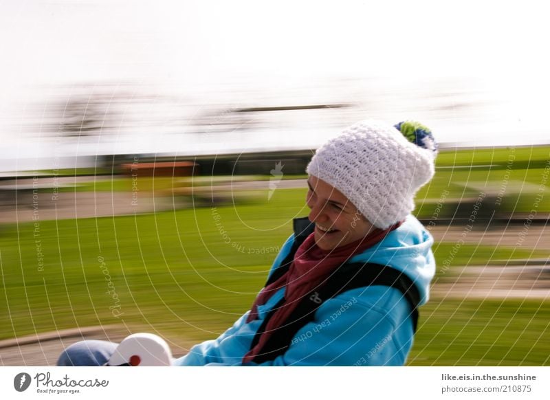 wuuuuuuuuuhuuuuuuuuuuuuuuuuu! Freude Freizeit & Hobby Spielen Karussell Frühling feminin Junge Frau Jugendliche Erwachsene 1 Mensch 18-30 Jahre Spielplatz Mütze