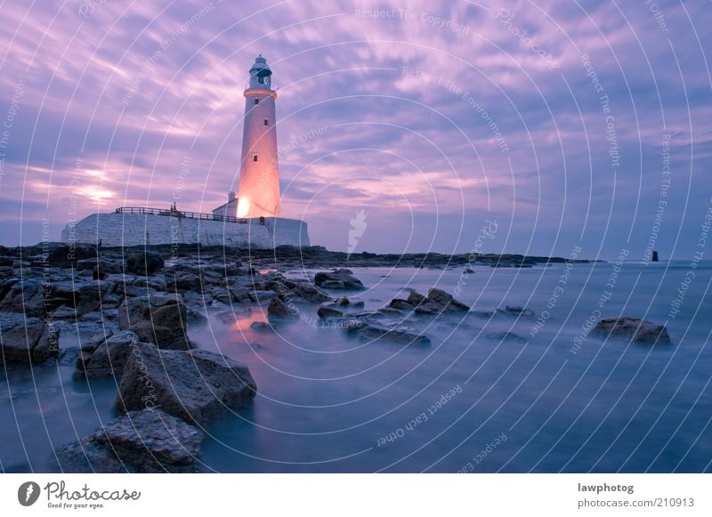 Rocky Shore St. Mary's Leuchtturm Natur Landschaft Erde Sand Wasser Himmel Wolken Nachthimmel Horizont Sonne Sonnenaufgang Sonnenuntergang Sonnenlicht Felsen