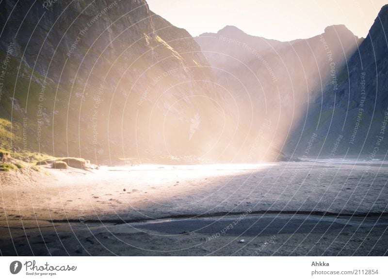 Lichtspiel am Strand Urelemente Sand Sonnenaufgang Sonnenuntergang Sonnenlicht Berge u. Gebirge Bucht Lofoten leuchten außergewöhnlich fantastisch gigantisch