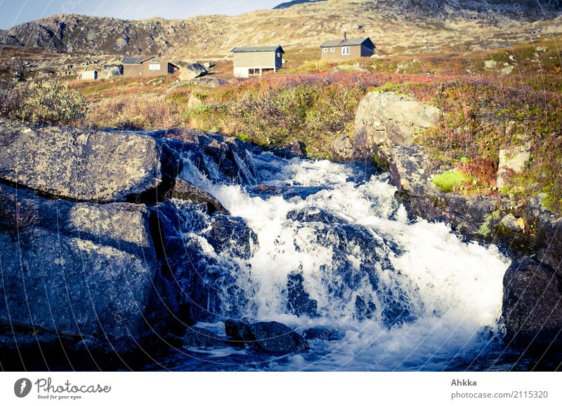 Siedlungsvoraussetzung Ferien & Urlaub & Reisen Ausflug Abenteuer Ferne Berge u. Gebirge Natur Urelemente Wasser Herbst Felsen Fluss Wasserfall Fjäll Norwegen