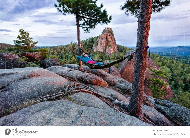 Das Leben ist wunderschoen Lifestyle Ferien & Urlaub & Reisen Tourismus Abenteuer Freiheit Camping Sommer Sonnenbad wandern Junge Frau Jugendliche 1 Mensch