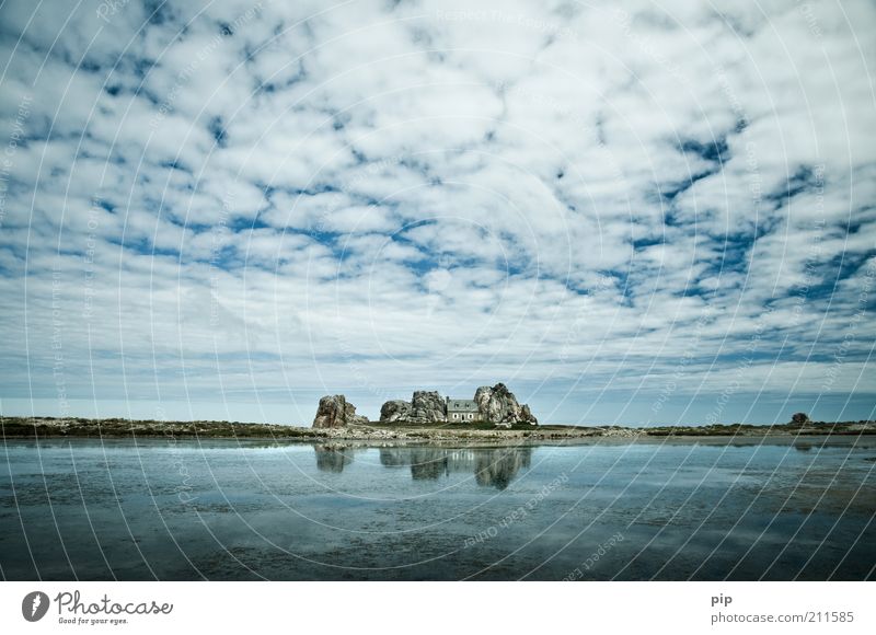 home squeeze home Natur Sommer Felsen Küste Haus Hütte Le Gouffre Stein blau Einsamkeit zwischen Mitte eingeengt Himmel Wolken Reflexion & Spiegelung