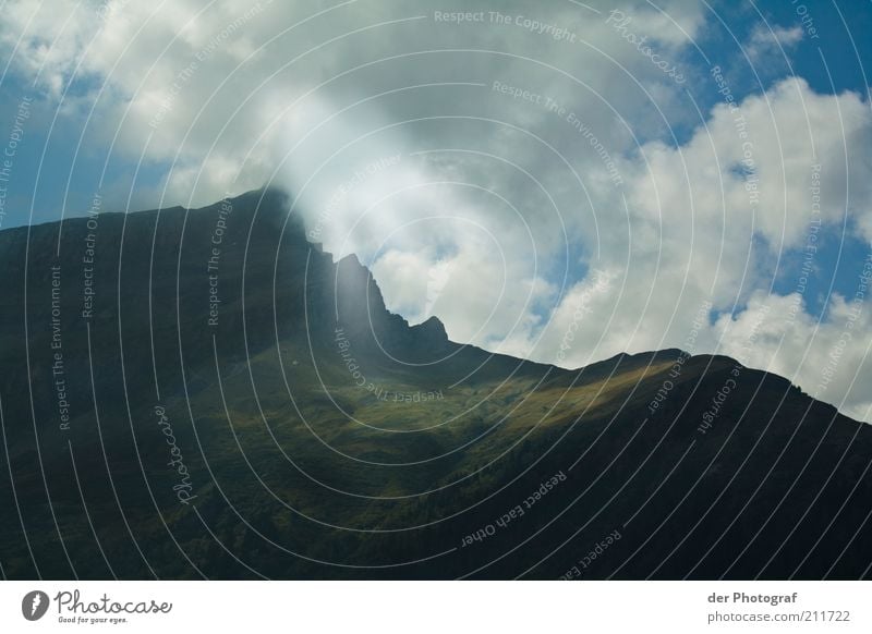 Auf der Sonnenseite Landschaft Himmel Wolken Sonnenlicht Alpen Berge u. Gebirge Gipfel Erholung Natur Farbfoto Außenaufnahme Menschenleer Tag Schatten Kontrast