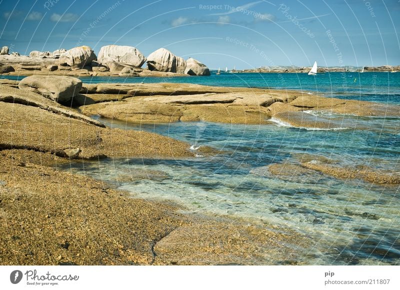 sailing Sommerurlaub Strand Meer Insel Himmel Wolken Schönes Wetter Felsen Küste Bucht Sportboot Segelboot Wasserfahrzeug Stein blau grün Abenteuer bizarr