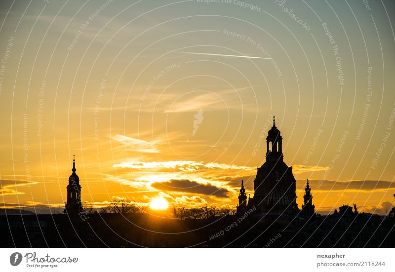 Silhouette Frauenkirche Himmel Sonne Sonnenaufgang Sonnenuntergang Sonnenlicht Schönes Wetter Dresden Stadtzentrum Kirche Dom Sehenswürdigkeit Wahrzeichen