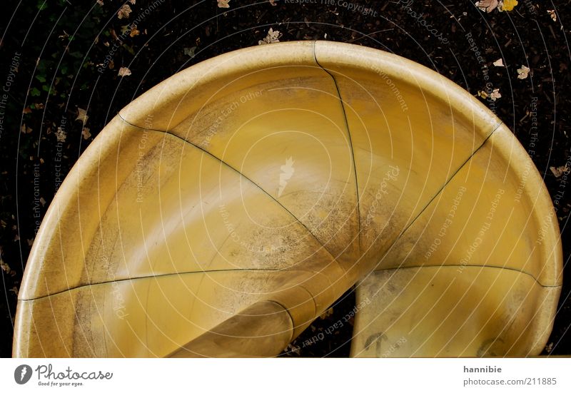 Nautilus Freude Freizeit & Hobby Spielen Kinderspiel Spielplatz gelb Rutsche Drehung gedreht rund Kunststoff rutschen Farbfoto Außenaufnahme Menschenleer Tag