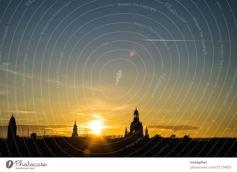 Silhouette Frauenkirche und Dresden Kultur Himmel Sonne Sonnenaufgang Sonnenuntergang Sonnenlicht Schönes Wetter Stadtzentrum Kirche Dom Sehenswürdigkeit