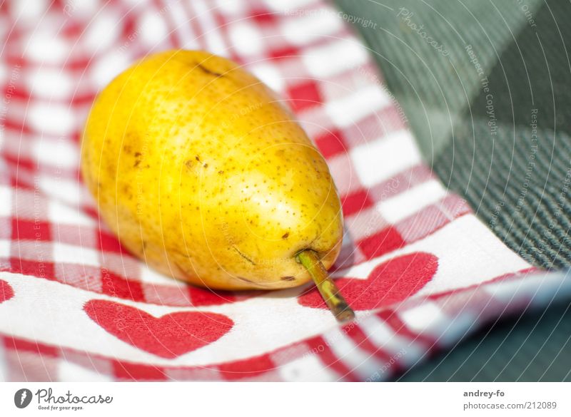 Birne Pflanze Frucht liegen frisch lecker braun gelb rot Natur fruchtig Herz Picknick Gesundheit saftig Gesunde Ernährung Vitamin Vegetarische Ernährung Herbst