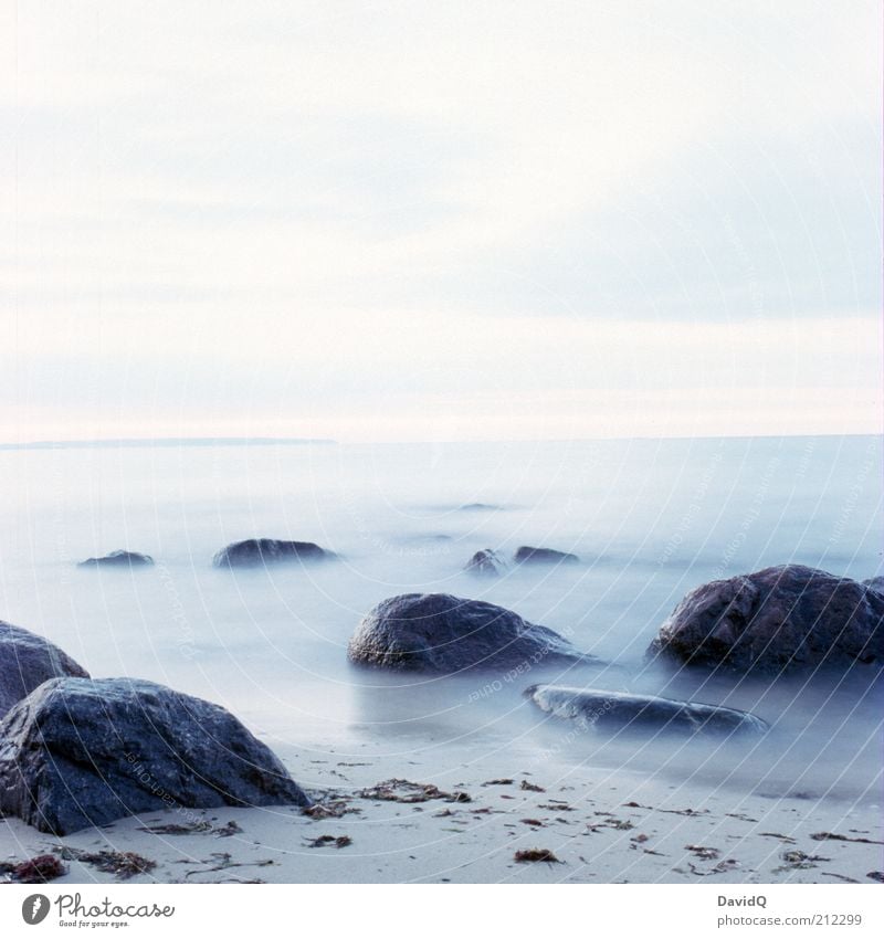 stillstand Umwelt Natur Himmel Küste Strand Ostsee Gelassenheit ruhig Surrealismus Wellen Horizont Rügen Farbfoto Außenaufnahme Menschenleer Textfreiraum oben