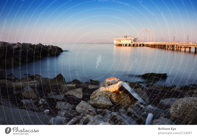 Ufer in der Morgendämmerung Erholung Ferien & Urlaub & Reisen Sommer Strand Meer Natur Landschaft Wasser Schönes Wetter Küste Seeufer Adria blau albanien durres