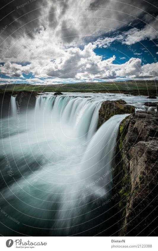 Godafoss Umwelt Natur Landschaft Wasser Himmel Wolken Sommer Wetter Schönes Wetter Felsen Flussufer Bach Wasserfall braun türkis weiß Island Moos