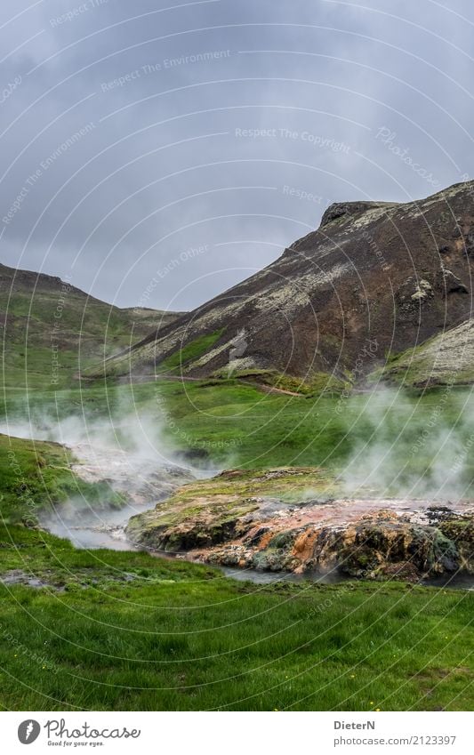 Heiße Quellen Umwelt Natur Landschaft Urelemente Wasser Himmel Wolken Sommer Klima Wetter schlechtes Wetter Wiese Felsen Berge u. Gebirge Bach blau braun grün