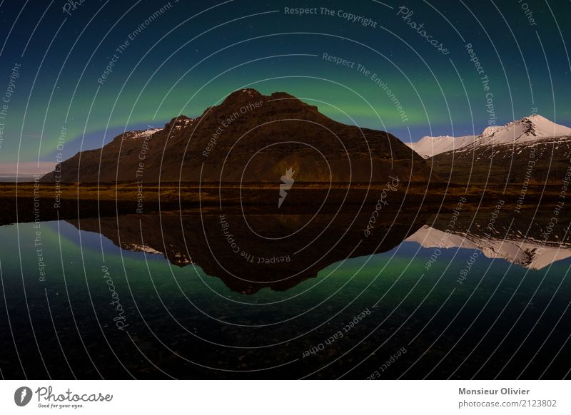 Nordlicht, Aurora Borealis, Island Himmel Berge u. Gebirge Gipfel Schneebedeckte Gipfel See blau grün Abenteuer Ferien & Urlaub & Reisen Aktivurlaub