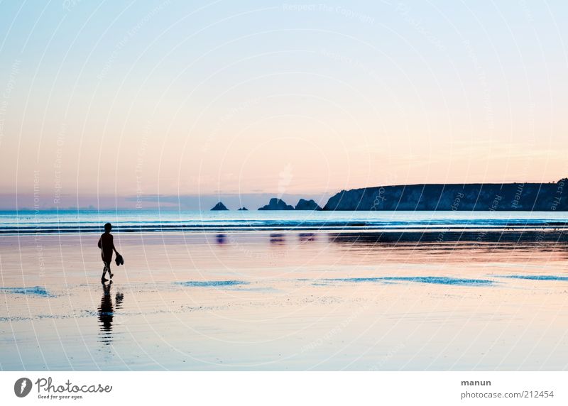 abends am Strand Ferien & Urlaub & Reisen Tourismus Ausflug Ferne Freiheit Sommerurlaub Leben 1 Mensch Natur Landschaft Küste Bucht Meer Ebbe Erholung gehen