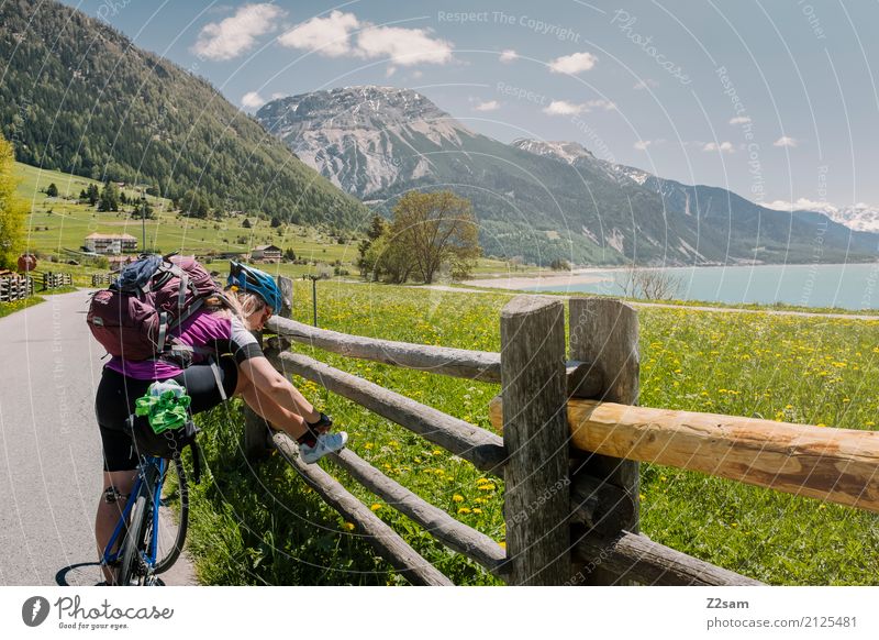 pause! Freizeit & Hobby Ferien & Urlaub & Reisen Fahrradtour Sommerurlaub Fahrradfahren Junge Frau Jugendliche 18-30 Jahre Erwachsene Natur Landschaft