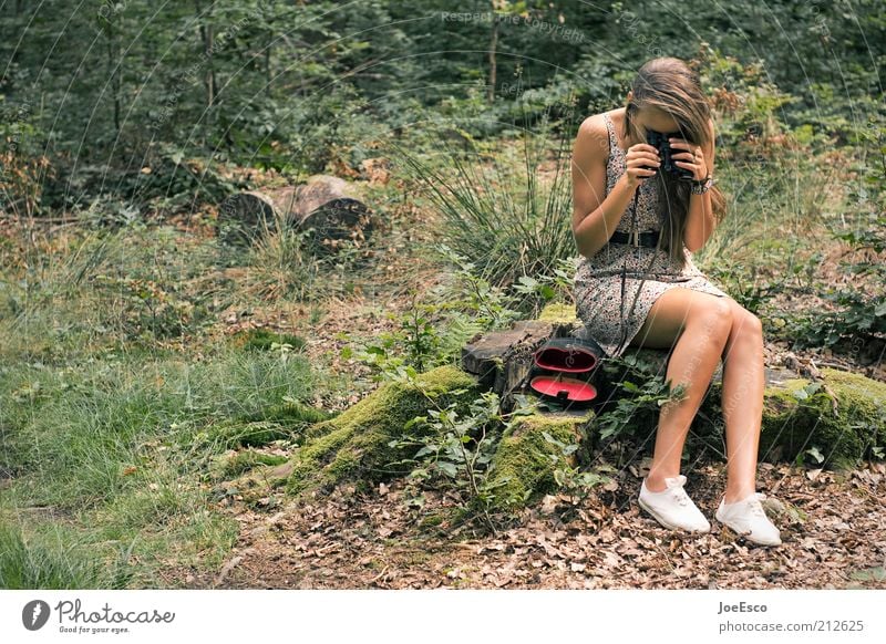 jugend forscht...you're doing it wrong! Ferien & Urlaub & Reisen Ausflug Junge Frau Jugendliche Erwachsene Leben 1 Mensch Pflanze Sträucher Wald Kleid Schuhe