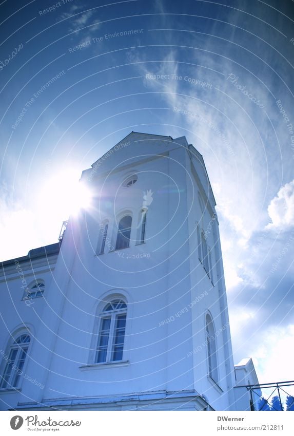 Heiligendamm Umwelt Himmel Wolken Sonnenlicht Sommer Kleinstadt Haus Einfamilienhaus Traumhaus Kirche Burg oder Schloss Gebäude Architektur Mauer Wand Fassade