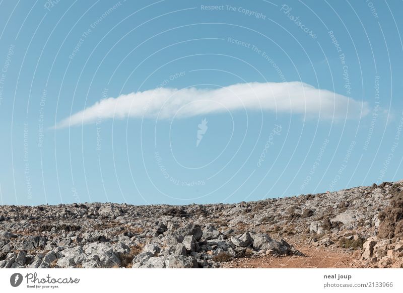 Cloud No. 9 Berge u. Gebirge Landschaft Himmel Wolken Horizont Felsen träumen blau elegant Endzeitstimmung einzigartig Klima Leichtigkeit Symmetrie Schweben