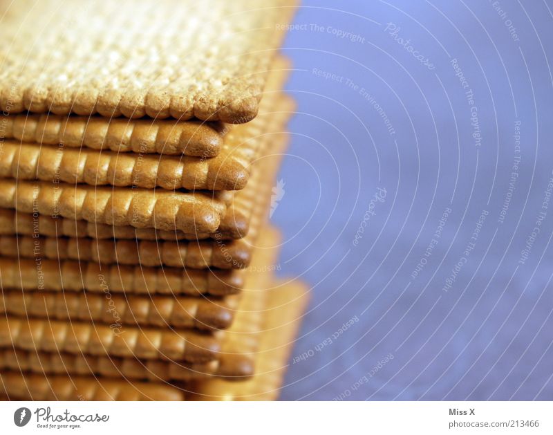 Hochstapler Lebensmittel Teigwaren Backwaren Süßwaren Ernährung lecker süß trocken knackig Butterkeks Keks Stapel knusprig Kalorienreich ungesund Zacken