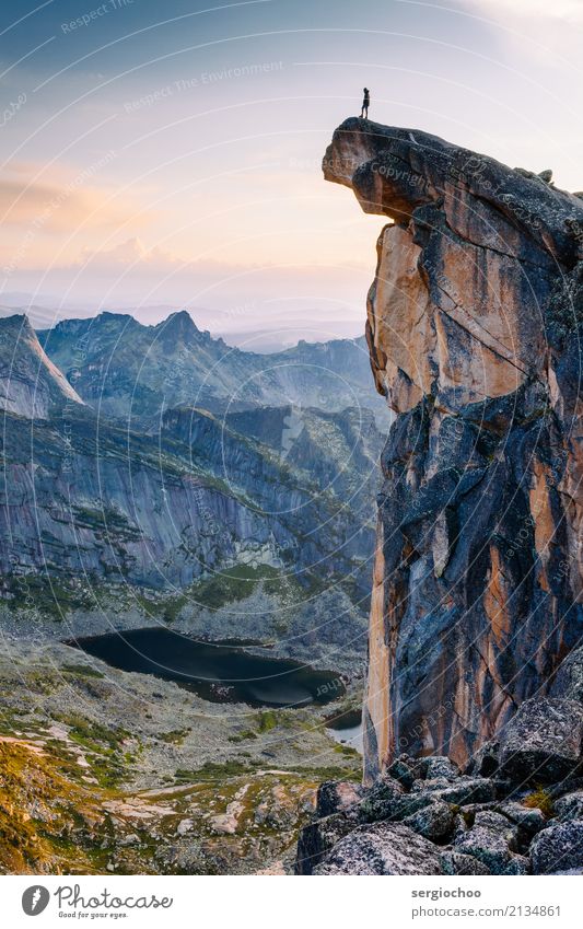 Am Rande der Welt Erholung Meditation Ferien & Urlaub & Reisen Tourismus Ausflug Abenteuer Ferne Freiheit Expedition Berge u. Gebirge wandern Klettern