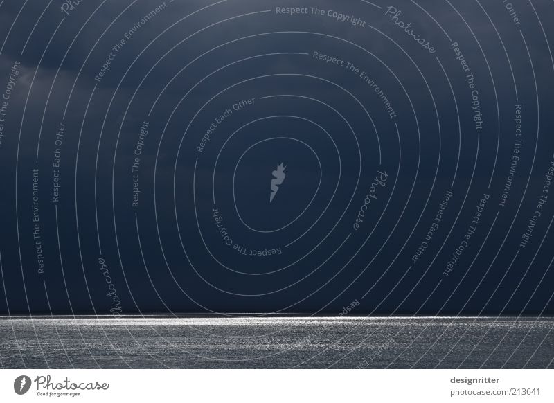 fünf vor zwölf Wasser Wolken Gewitterwolken Horizont Klima Klimawandel Wetter Unwetter Wind Sturm Nordsee Meer dunkel wild Kraft Macht ruhig Angst gefährlich