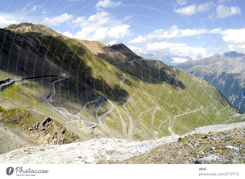 Alpenstrasse Deluxe Ferien & Urlaub & Reisen Berge u. Gebirge Natur Landschaft Wolken Sommer Schönes Wetter Gipfel Straße Wege & Pfade außergewöhnlich blau