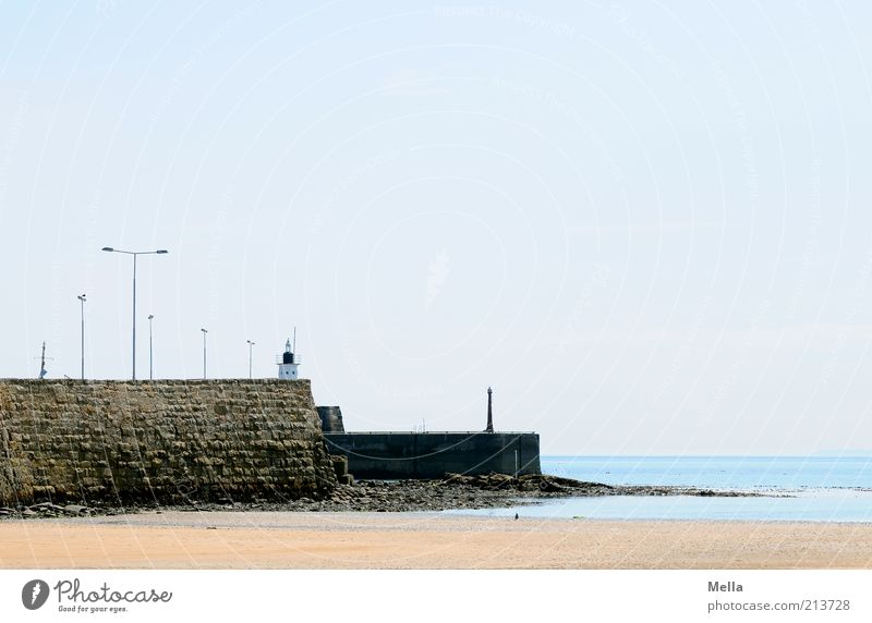 Menschenleer Ferien & Urlaub & Reisen Ausflug Strand Meer Umwelt Landschaft Sand Wasser Wolkenloser Himmel Schönes Wetter Küste Mole Mauer Wand Lampe Laterne