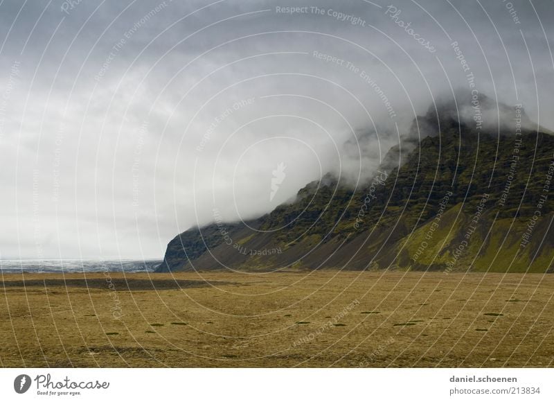 Islandwetter Ferien & Urlaub & Reisen Ferne Natur Landschaft Himmel Wolken Gewitterwolken Klima schlechtes Wetter Wind Sturm Regen Berge u. Gebirge dunkel