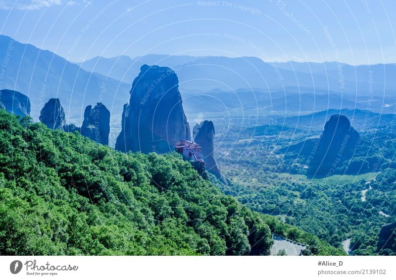 Meteora Griechenland Kultur Umwelt Natur Landschaft Urelemente Horizont Nebel Park Wald Hügel Felsen Berge u. Gebirge Pindusgebirge Gipfel Schlucht Kalambaka