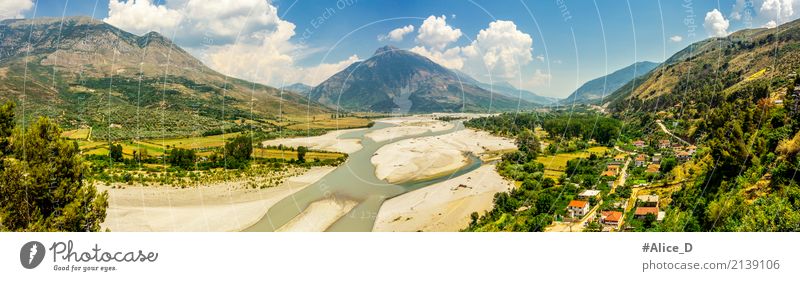 Flusstal Landschaft in Albanien Ferien & Urlaub & Reisen Sommer Umwelt Natur Urelemente Erde Sand Wasser Himmel Wolkenloser Himmel Dürre Garten Wiese Feld Wald