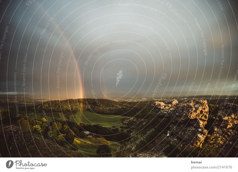 Regenbogenwetter harmonisch ruhig Abenteuer Ferne Freiheit Natur Landschaft Himmel Wolken Gewitterwolken Sommer Wetter Unwetter Feld Wald Felsen leuchten