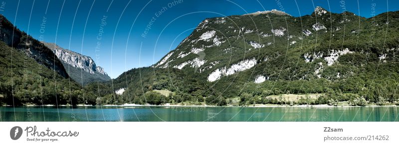 Lago di Tenno Umwelt Natur Landschaft Wolkenloser Himmel Sommer Pflanze Baum Berge u. Gebirge See Erholung Ferien & Urlaub & Reisen leuchten ästhetisch Ferne