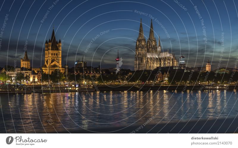 Köln bei Dämmerung Fluss Rhein Deutschland Stadt Stadtzentrum Altstadt Sehenswürdigkeit Wahrzeichen Denkmal Kölner Dom schön Heimat Klüngel Karneval Kölsch