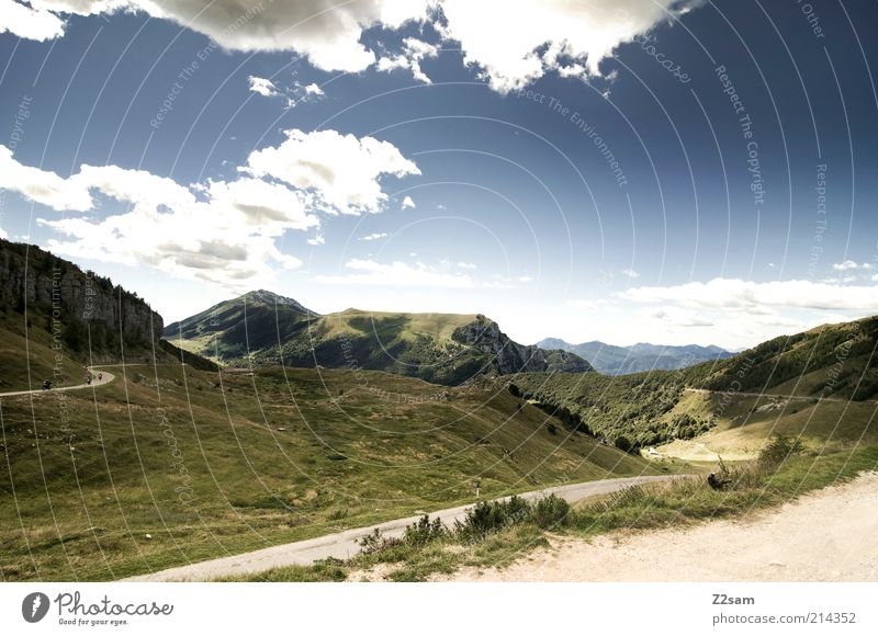 3,5 Stunden/1600Höhenmeter später Umwelt Natur Landschaft Himmel Wolken Sommer Alpen Berge u. Gebirge Gipfel Straße Erholung ästhetisch Ferne gigantisch groß