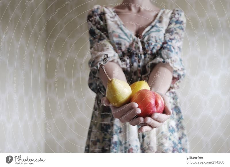 frau von ribbecks cousine Frucht Ernährung Bioprodukte Vegetarische Ernährung Diät Slowfood Gesundheit Leben Mensch feminin Junge Frau Jugendliche Erwachsene